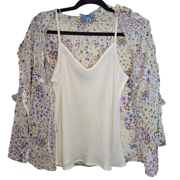 CeCe Women's Floral Ruffled Sleeve Button-up Blouse. Small - Picture 3 of 5